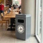 Bote de basura con cenicero