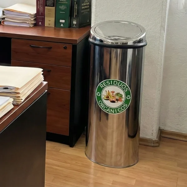 Botes de basura modernos